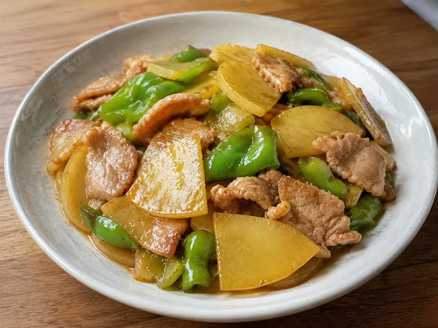 青椒土豆炒肉成品